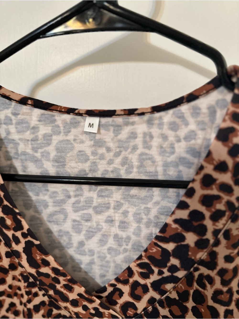 Sleeveless V-Neck Leopard Print Tank Top - brand new - Picture 5 of 5